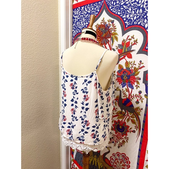 π Beautiful flower picnic top - Picture 8 of 11